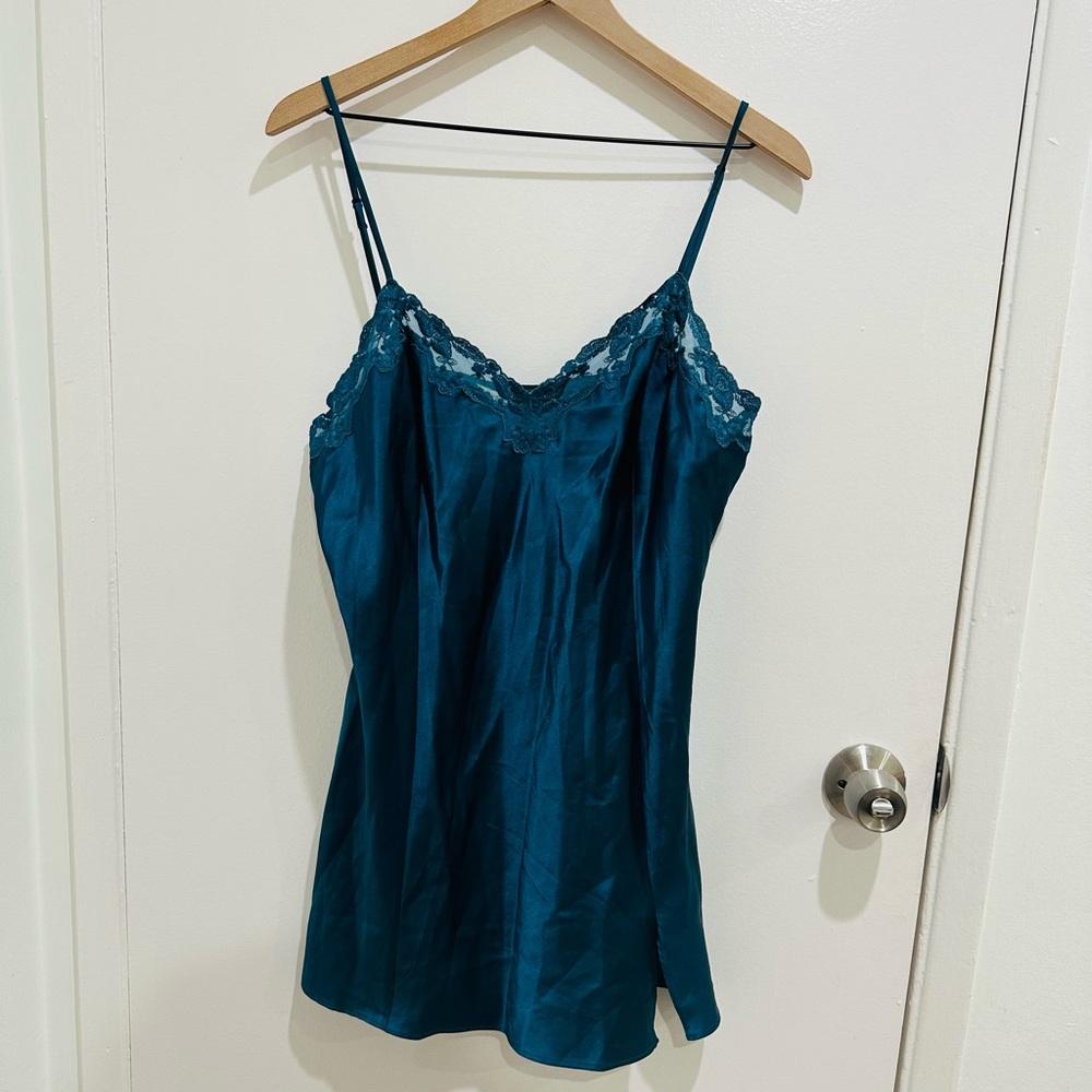 Vintage Victoria’s Secret slip dress size large